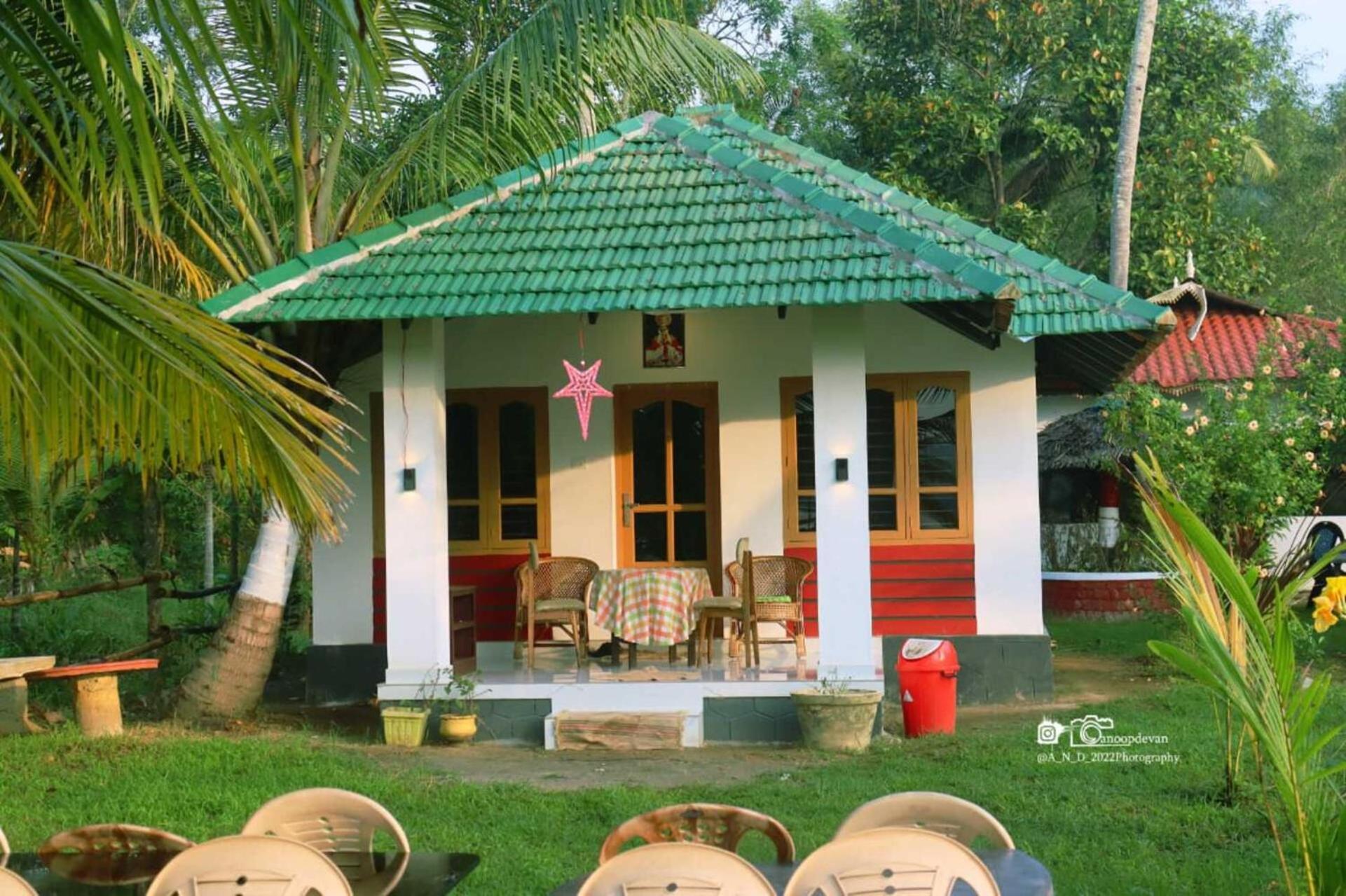 Lake Homes Varkala Esterno foto