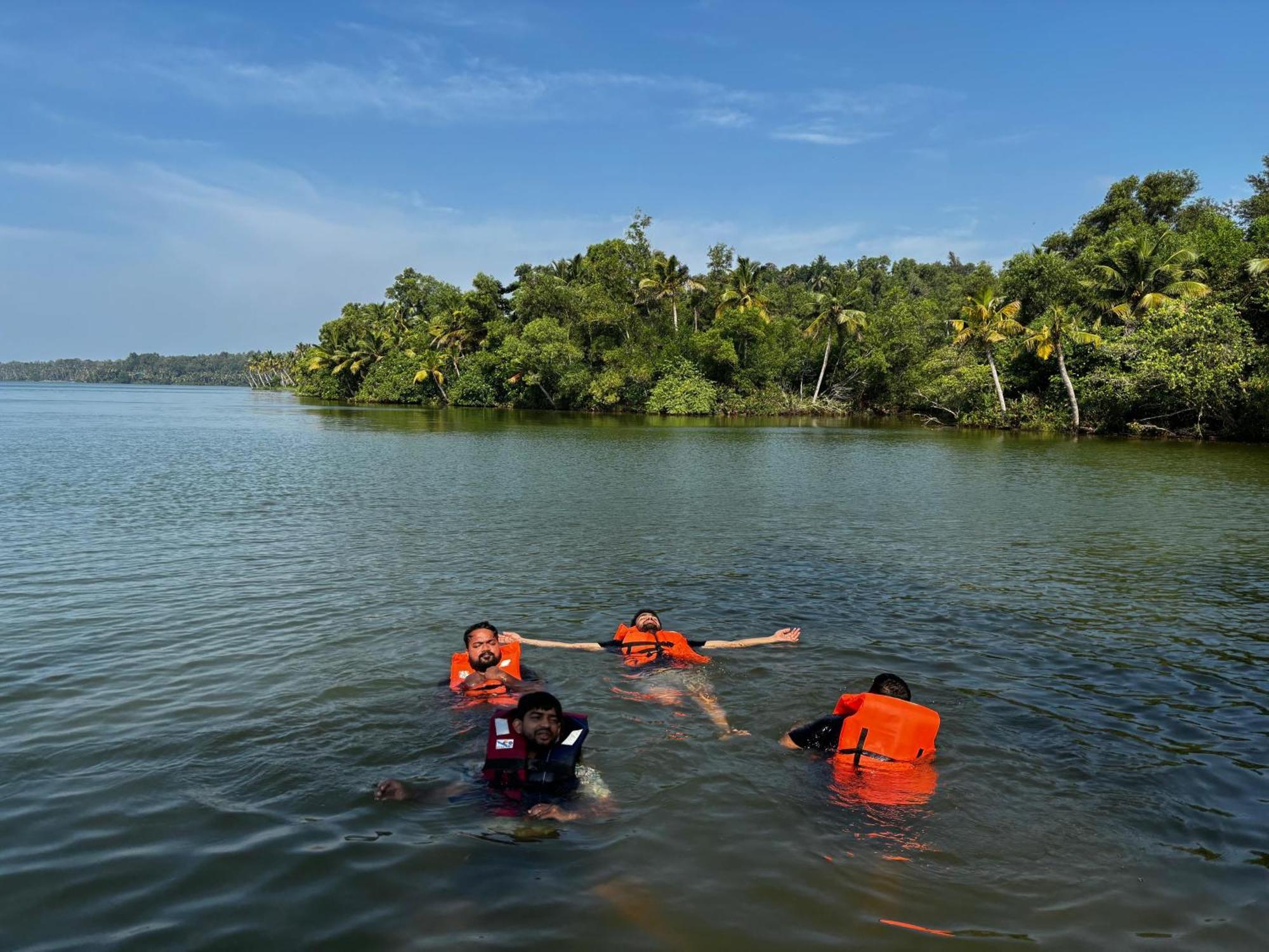 Lake Homes Varkala Esterno foto