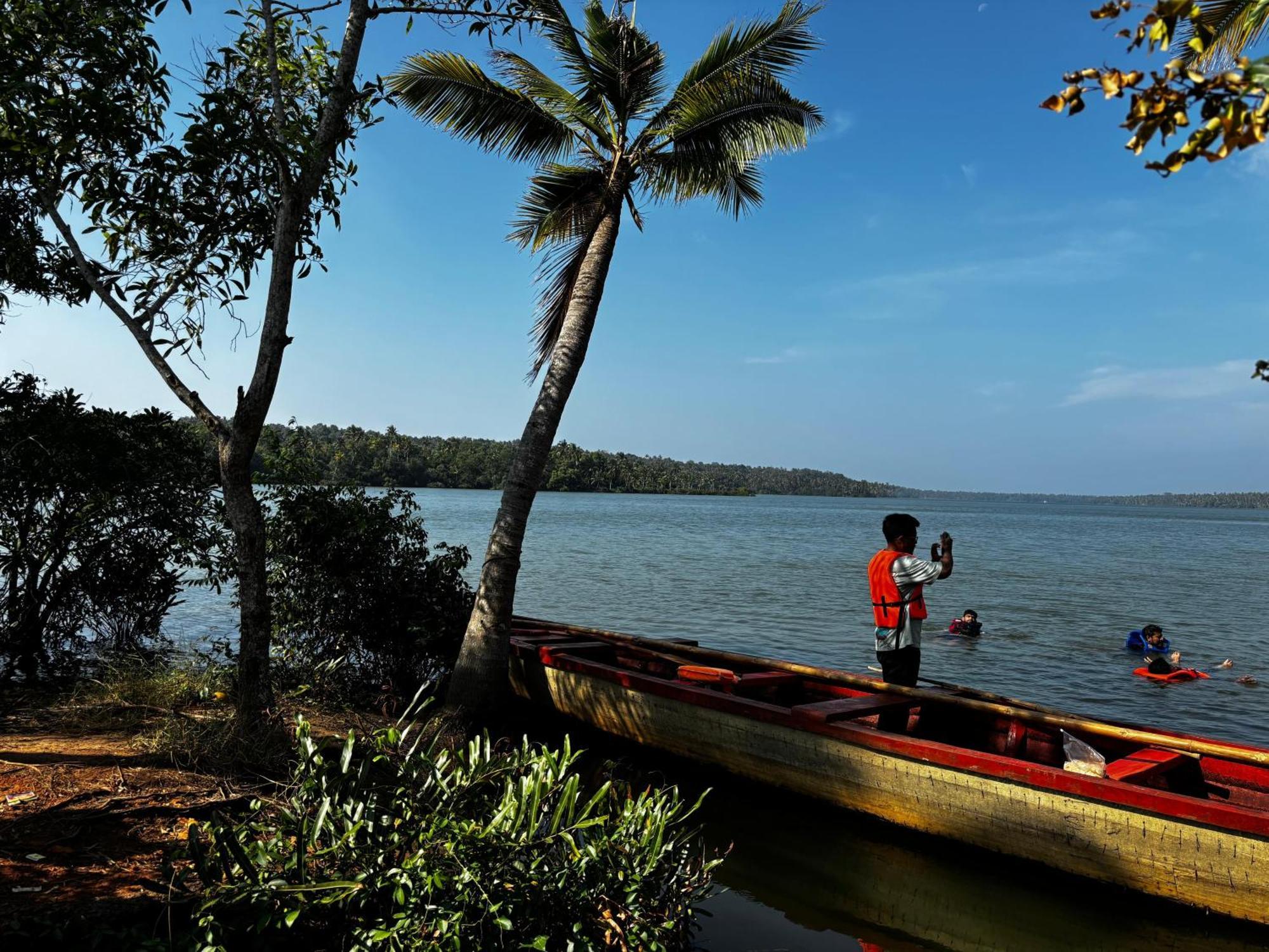 Lake Homes Varkala Esterno foto